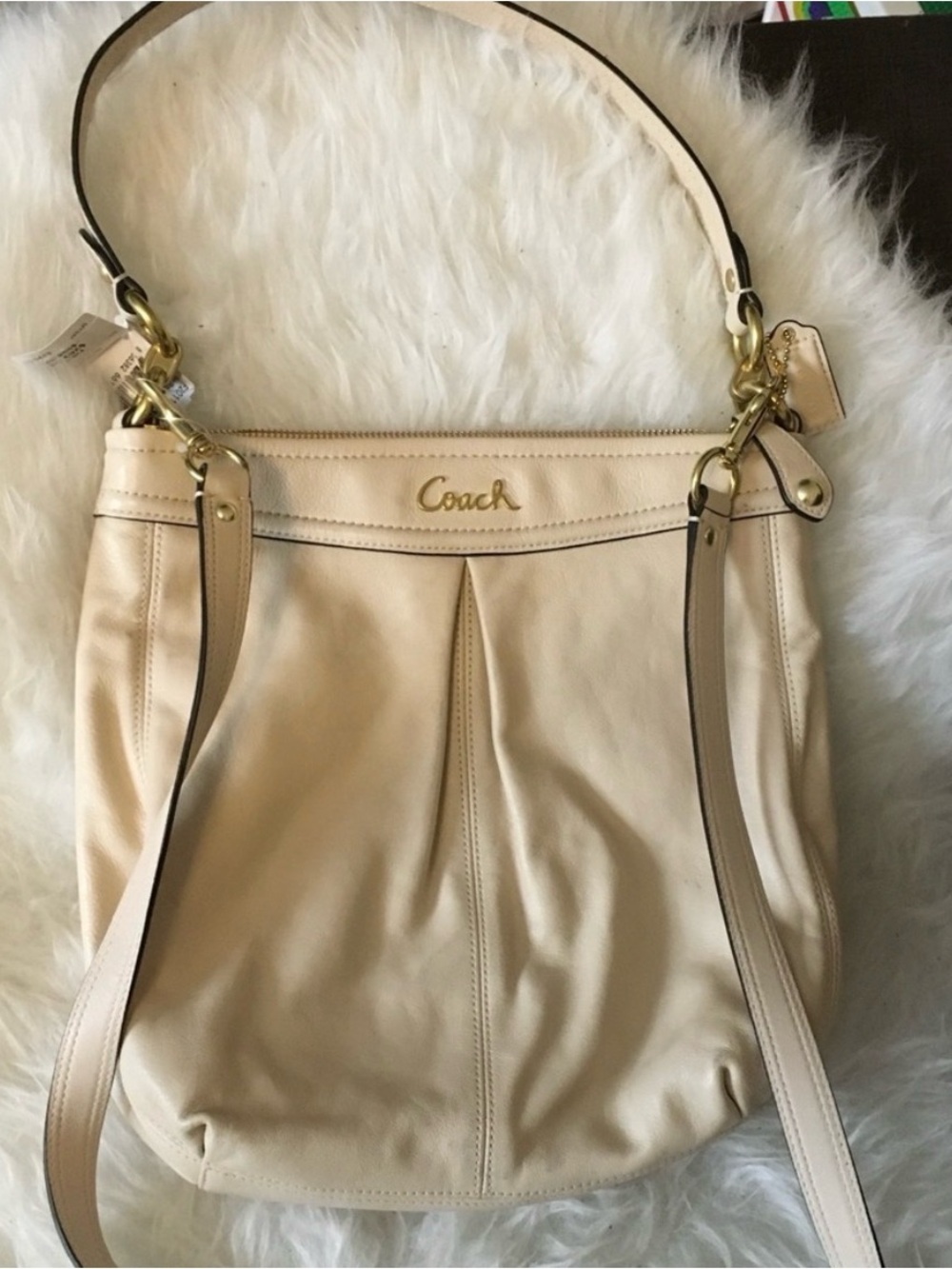 Coach Cream Leather Shoulder Bag - Elegant Everyday Tote